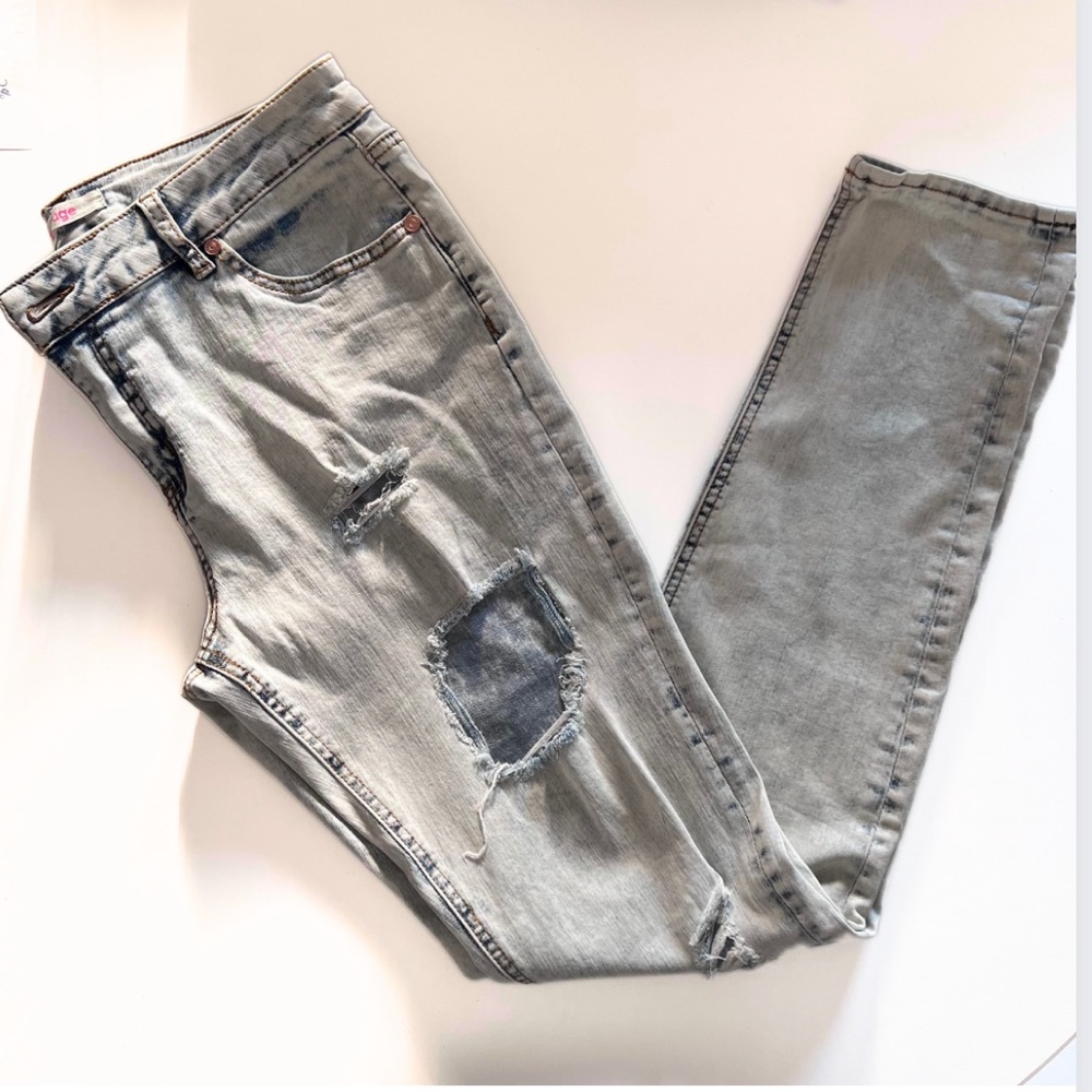 Light wash Distressed straight leg Jeans - size 12 - Picture 5 of 9